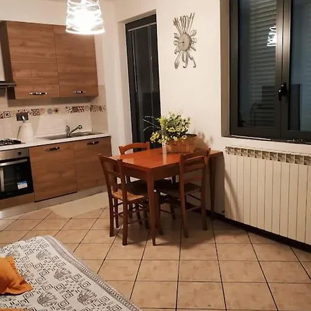 アパート La Casina Di Borgo *